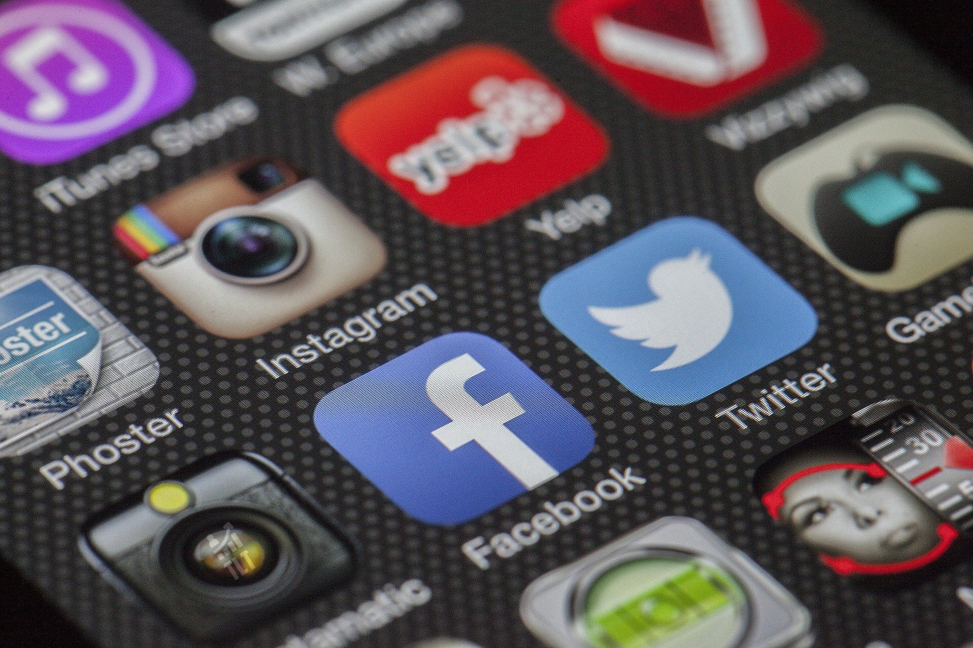 Top Level Traffic Bridgend Web Design Social Media and Digital Marketing 4 Social Media Growth Hacking Tools